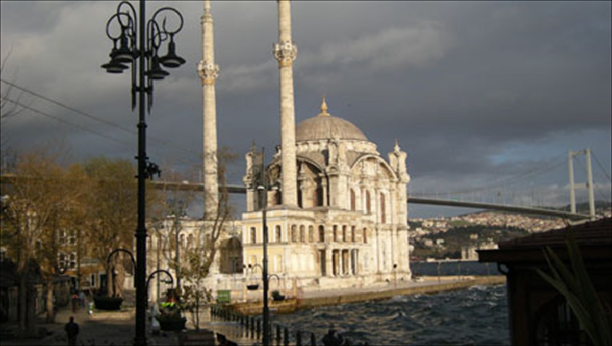 i-aionia-poli-me-ena-klik