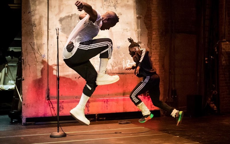 stin-peiraios-260-xoreuoun-pank