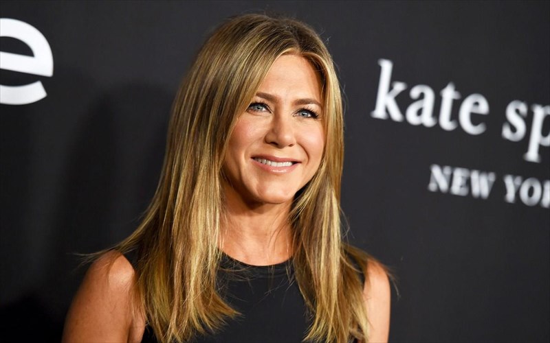 ta-mazeuei-i-Jennifer-aniston-gia-to-reunion-sta-filarakia-Jennifer-aniston-gia-to-reunion-sta-filarakia