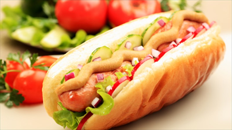 hot-dog-ta-kalutera-bromika-tis-polis