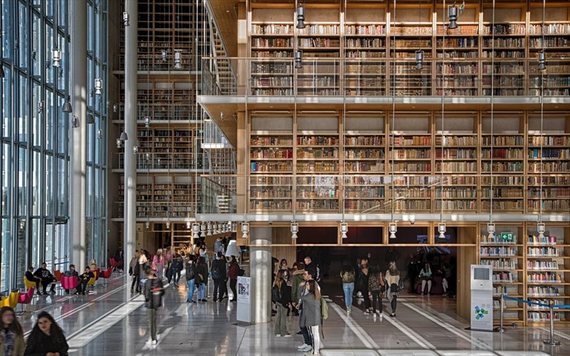 i-ethniki-bibliothiki-dierunei-to-orario-tis