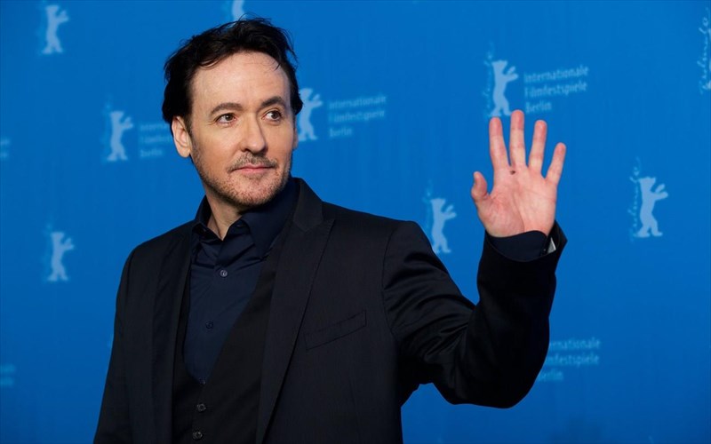 entoni-kritiki-kata-John-cusack-logo-antisimitikou-tweet