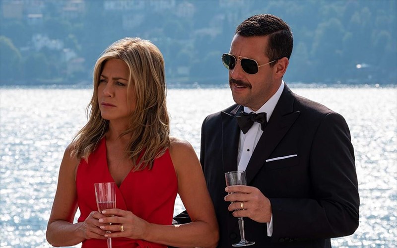 anarpasti-i-nea-tainia-tou-adam-sandler-me-tin-Jennifer-aniston-gia-to-netflix-nea-tainia-tou-adam-sandler-me-tin-Jennifer-aniston-gia-to-netflix