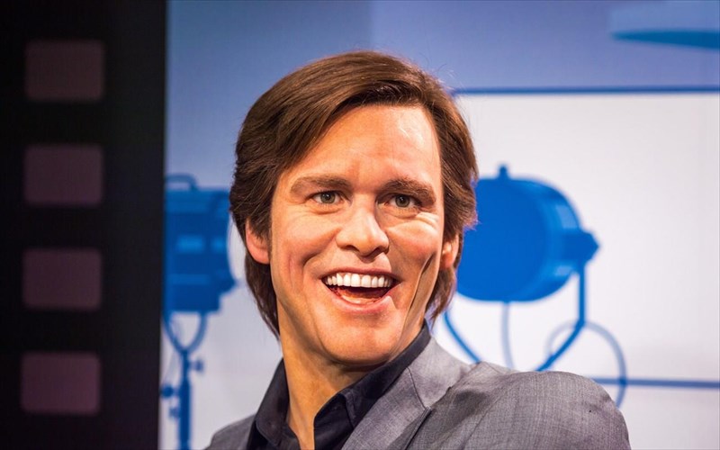 o-Jim-carrey-arneitai-selfies-me-thaumastes-giati-i-zoi-den-perimenei