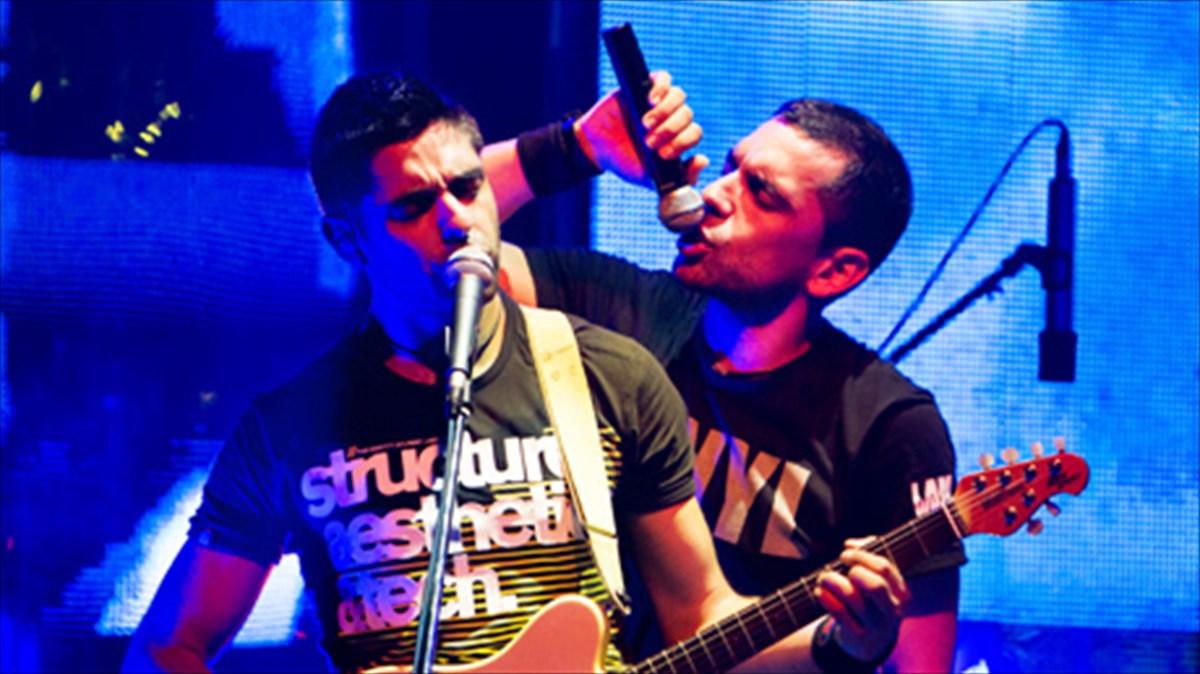 kitrina-podilata-oi-neoi-anthropoi-den-prepei-na-xamilosoun-to-blemma