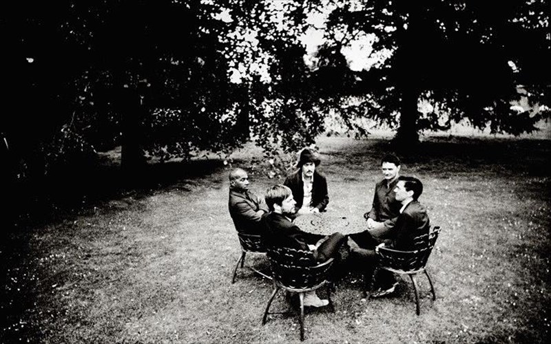 me-tous-tindersticks-i-bradia-sto-irodeio-tha-einai-magiki-bradia-sto-irodeio-tha-einai-magiki