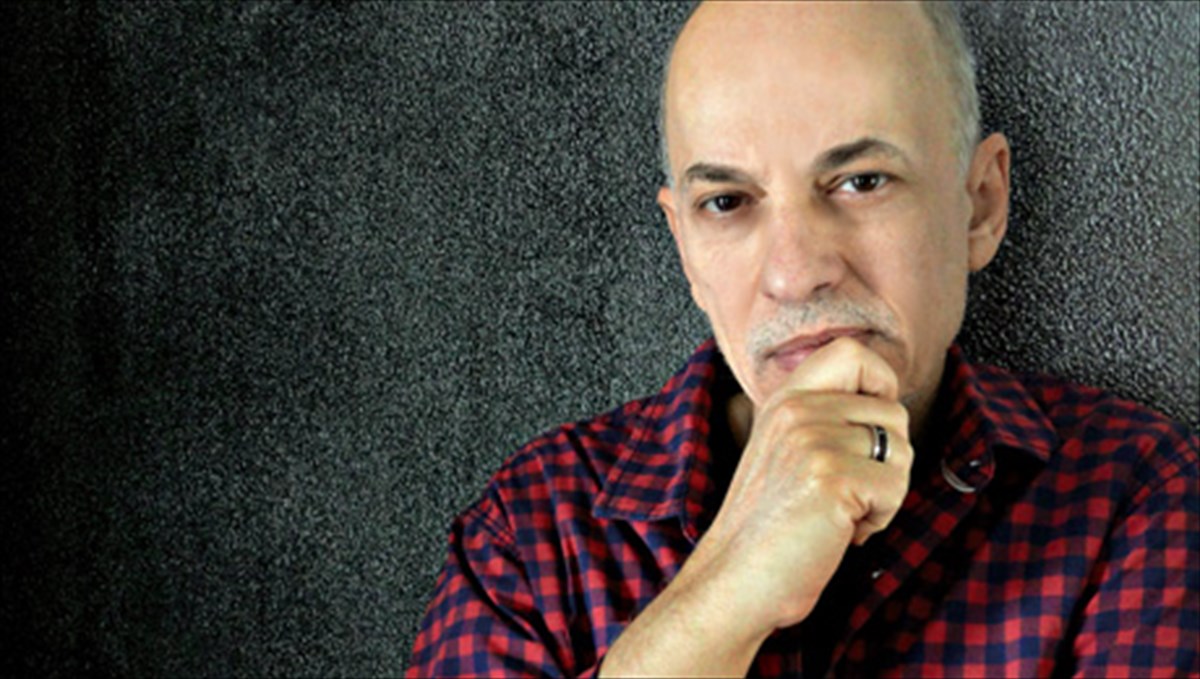 oi-pantremenes-sto-satiriko-stoxastro-tou-ari-sfakianaki