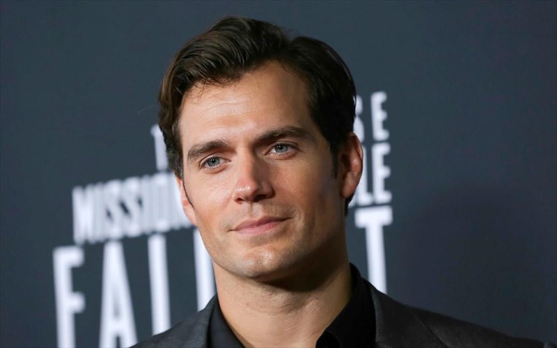 neos-serlok-xolms-o-henry-cavill-henry-cavill