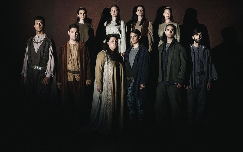 kapouletoi-kai-montekkoi-apo-tous-neous-tis-operas-sto-kpisn