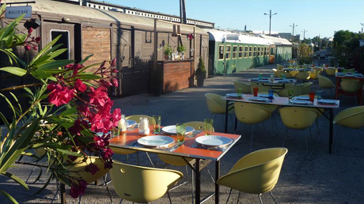 i-apobathra-sto-rouf-bazei-ta-kalokairina-tis