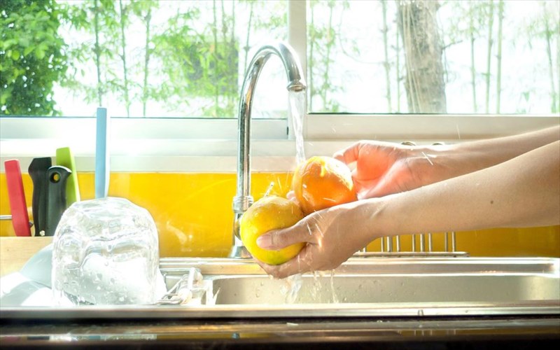 poies-trofes-den-prepei-na-plenete-pote-prin-to-mageirema