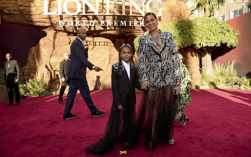 elampsan-beyonce-kai-ivy-blue-stin-premiera-tou-basilia-ton-liontarion