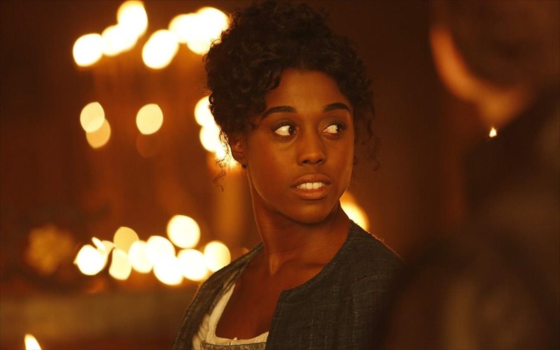 o-neos-007-einai-telika-gunaika