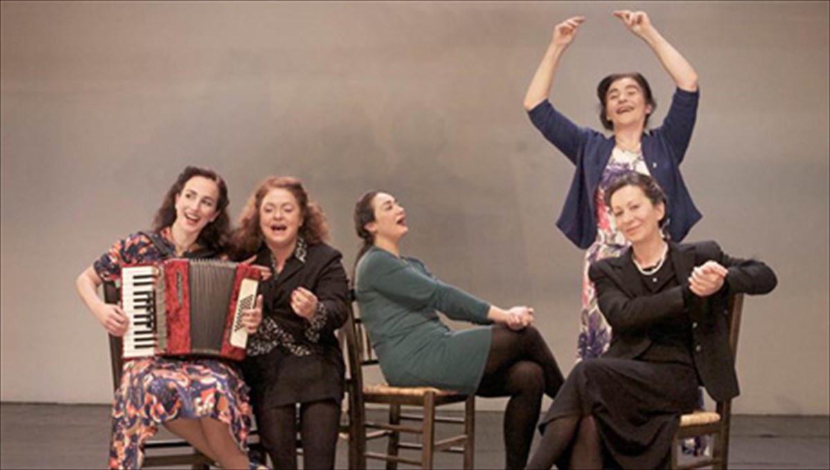 koinos-logos-me-nea-skinothetiki-matia-apo-ton-baggeli-theodoropoulo