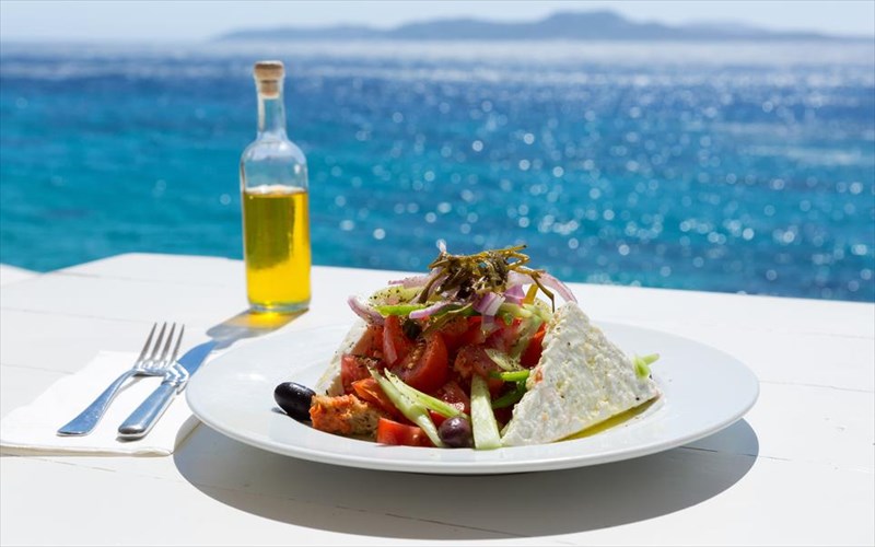 pame-gia-fagito-stis-kuklades