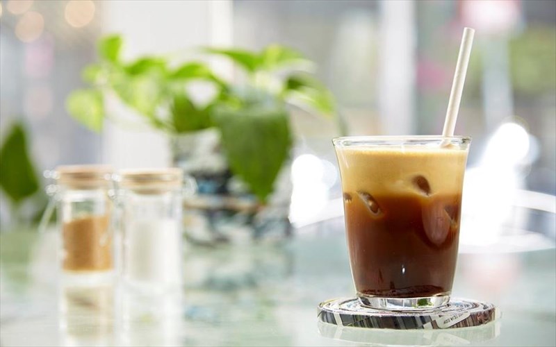 sxedia-home-to-all-day-steki-allilegguis-pou-pontarei-stin-poiotita