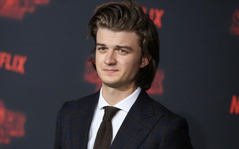neo-tragoudi-apo-ton-Joe-keery-tou-stranger-things