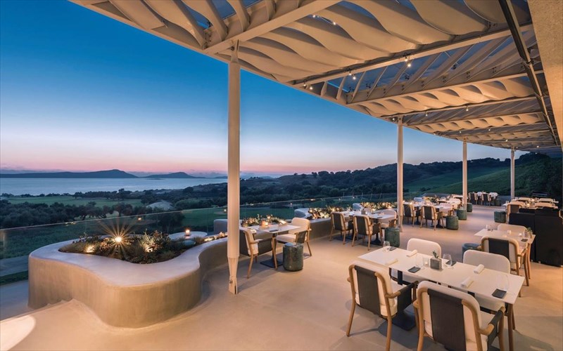 to-funky-gourmet-serbirei-gia-ligo-akomi-stin-costa-navarino