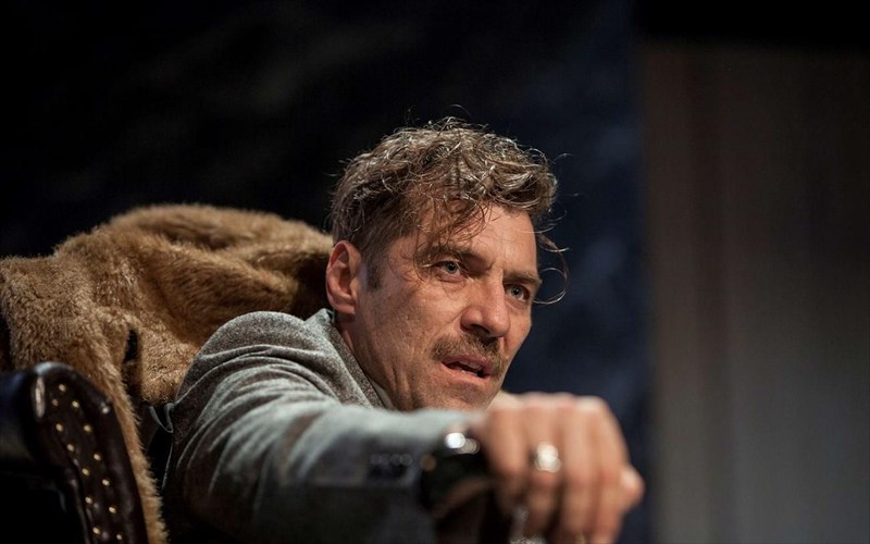 kalokairini-prosfora-eisitirion-apo-to-theatro-poreia