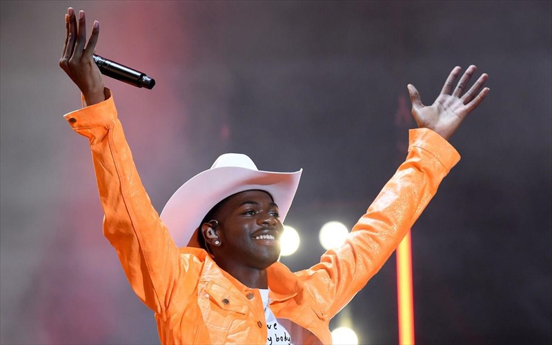 to-old-town-road-tou-lil-nas-x-espase-to-rekor-tou-despacito-kai-tis-mariah-carey-sta-charts