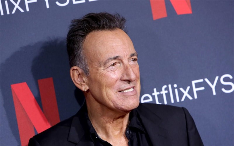 akouste-tin-mpalanta-pou-egrapse-o-bruce-springsteen-gia-ton-xari-poter-bruce-springsteen-gia-ton-xari-poter
