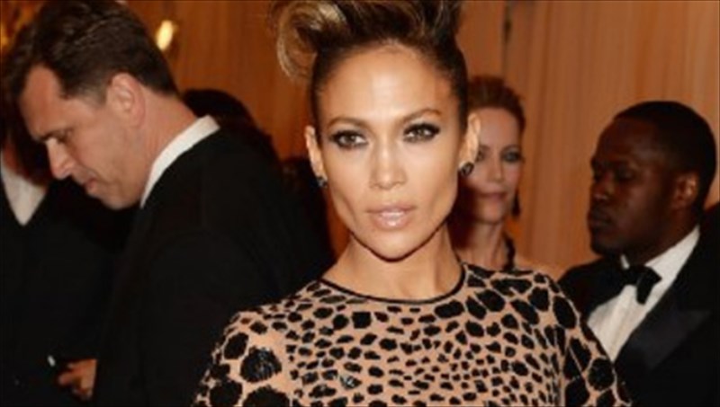 kinimatografiki-diasosi-anthrakoruxon-me-tin-Jennifer-lopez