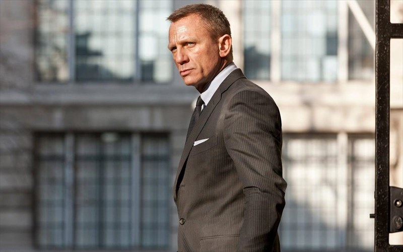 o-James-bond-den-exei-xrono-na-pethanei