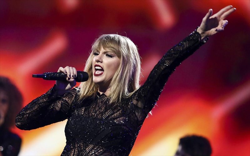to-lover-tis-taylor-swift-spaei-rekor-poliseon-gia-to-2019