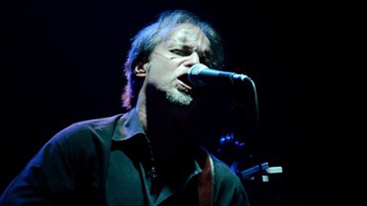 o-miltos-pasxalidis-se-tragoudia-tou-nikola-asimou