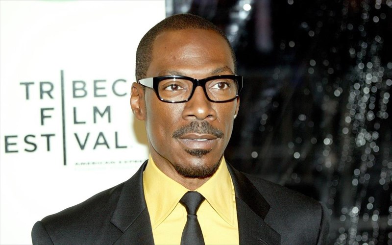 o-eddie-murphy-epistrefei-sto-saturday-night-live-meta-apo-35-xronia