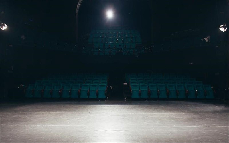 paidiko-kai-efibiko-theatriko-ergastiri-ksekina-ton-septembrio-sto-apo-mixanis