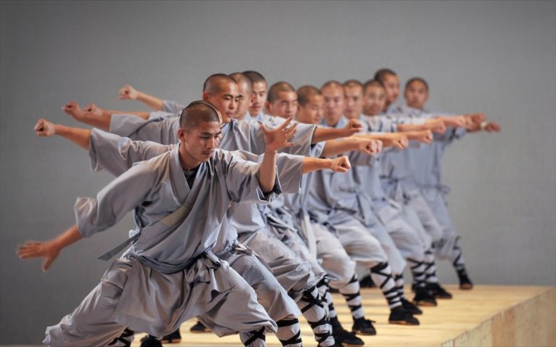 19-saolin-polemistes-sti-skini-tou-kentrou-politismou-idrumatos-stauros-niarxos