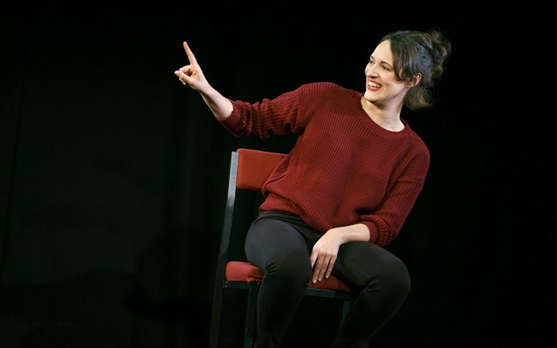 to-brabeumeno-fleabag-anebainei-sti-skini-tou-megarou