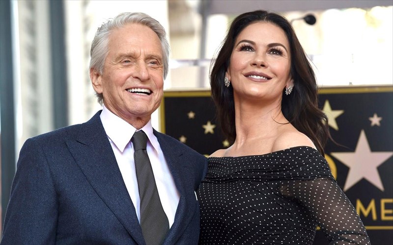 michael-douglas-i-abrofrosuni-einai-to-kleidi-gia-enan-petuximeno-gamo