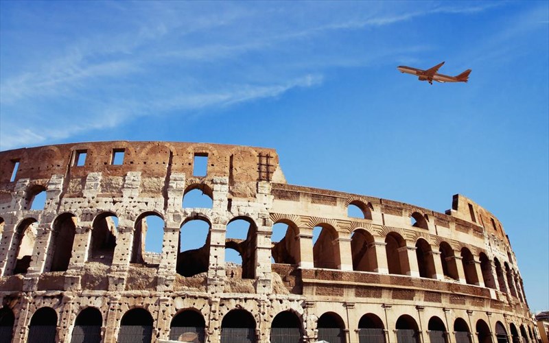 fthina-aeroporika-gia-ena-akomi-taksidaki-to-fthinoporo