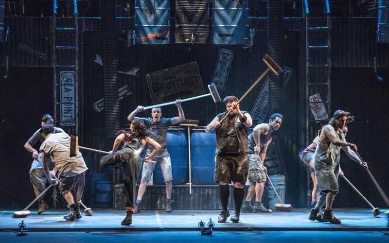 stomp-pos-einai-mia-sunaulia-xoris-stixous-kai-mousiki