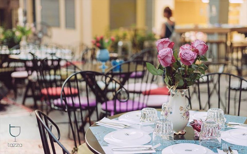 pente-nostima-stekia-se-pezodromous-tis-athinas