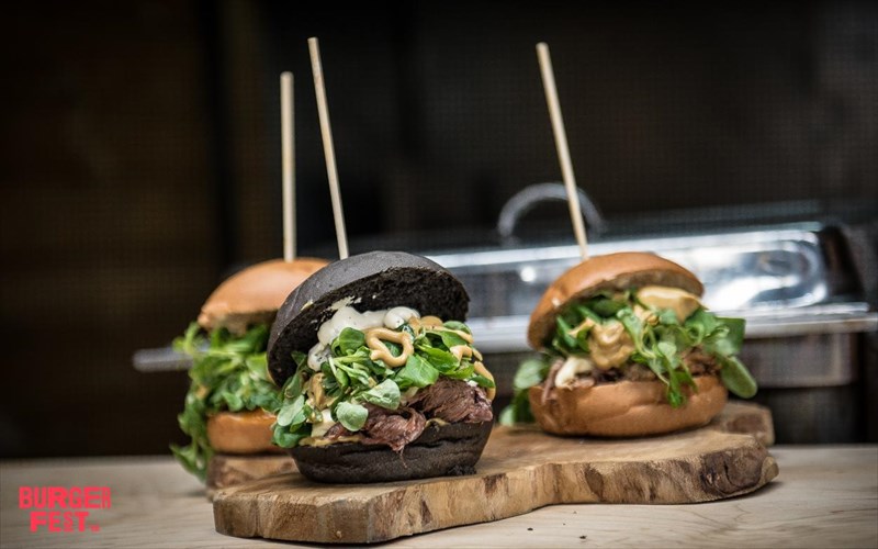 eseis-akomi-na-pate-sto-burger-fest