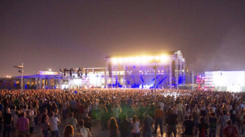 heavy-by-the-sea--plateia-nerou-plateia-nerou