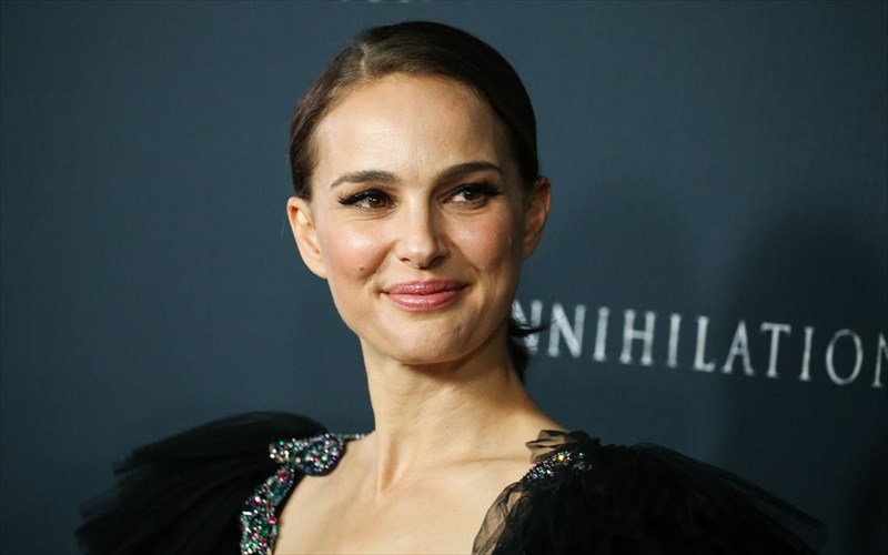 i-natalie-portman-proeidopoiei-pos-ta-diastimika-taksidia-mporei-na-blapsoun-tin-psuxiki-ugeia