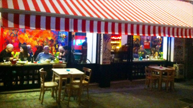 gkel-ena-bistrot-gia-oles-tis-aisthiseis