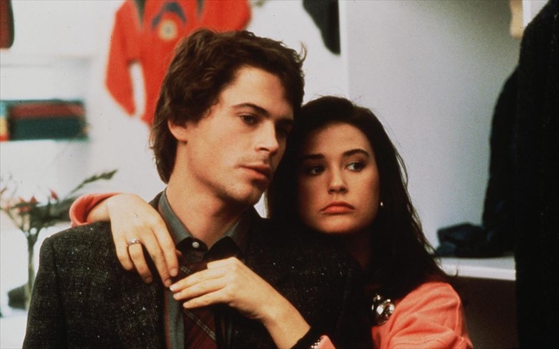i-demi-moore-enepneuse-ton-rob-lowe-na-kopsei-tis-kataxriseis