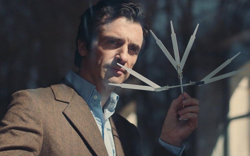 i-am-a-nose-mia-tainia-afieromeni-stidimiourgia-ton-aromaton-tis-chanel