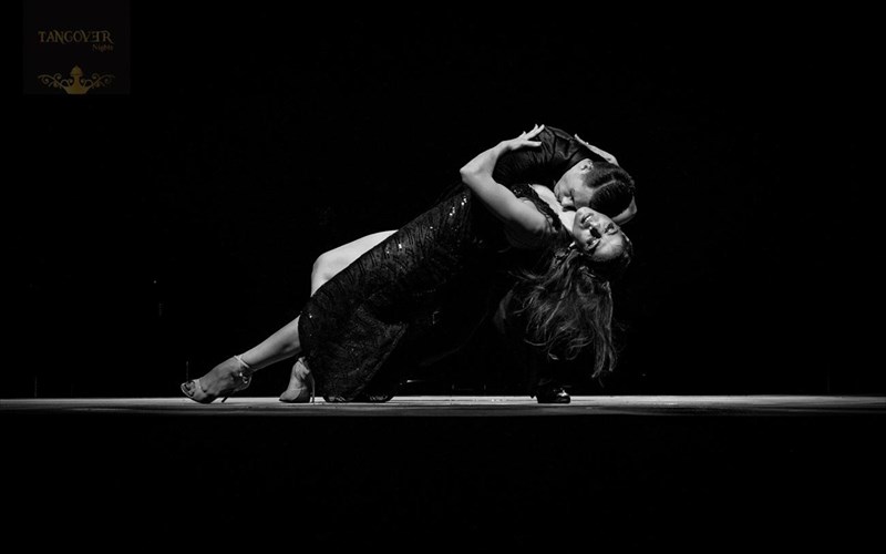 i-Jazz-sunanta-to-paradosiako-tango-sto-simeion-pirree