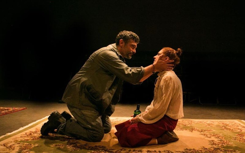 eidame-ton-theio-bania-tou-tsexof