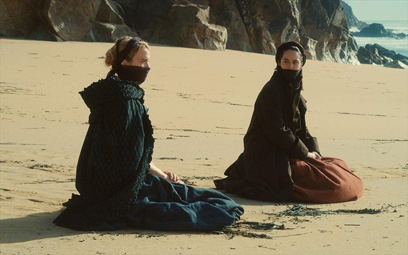 to-portreto-mias-gunaikas-pou-flegetai-mia-istoria-agapis-gia-tin-istoria-tis-gunaikas