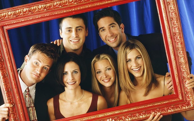 ta-filarakia-eginan-filoi-sto-instagram-me-mia-selfie-tis-Jennifer-aniston