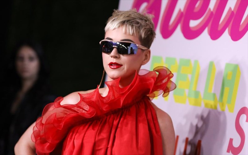 i-katy-perry-einai-mia-ksegnoiasti-kabalarissa