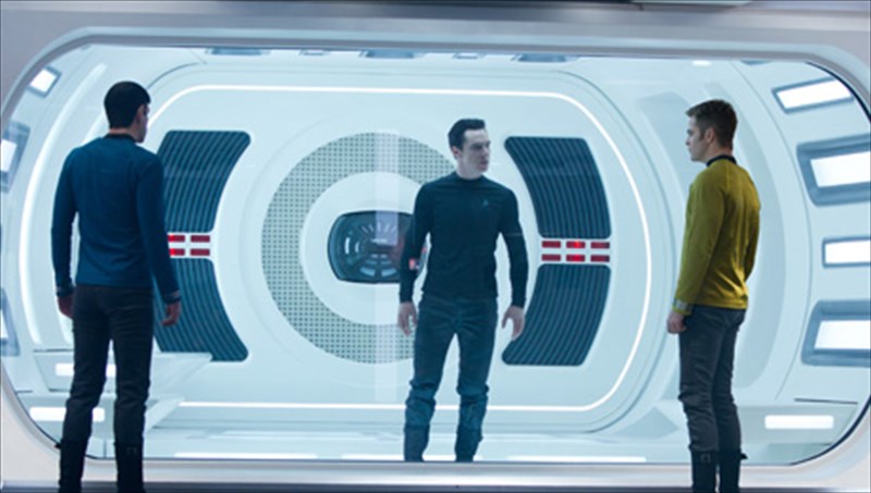 kritiki-tainiasstar-trek-into-darkness