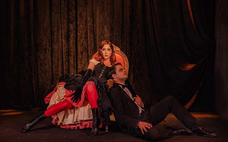 o-giannos-perlegkas-anebazei-to-teleio-miouzikal